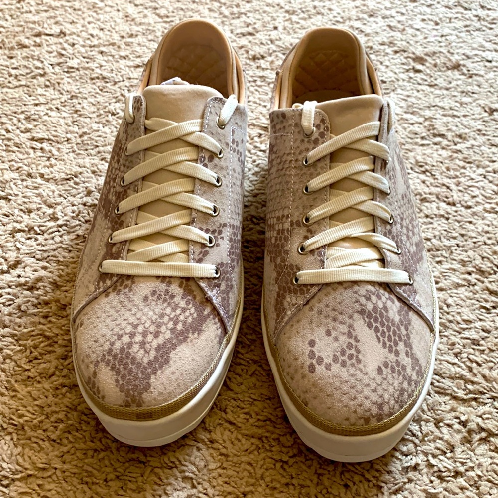 Snakeskin print platform sneakers